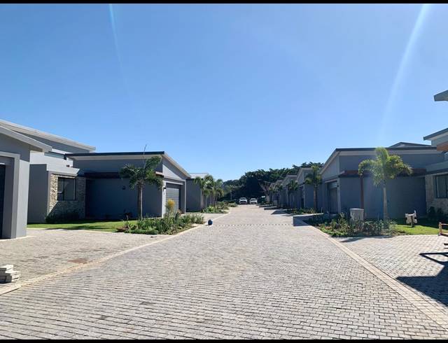 3 BEDROOM TOWNHOUSE FOR SALE IN SALT ROCK